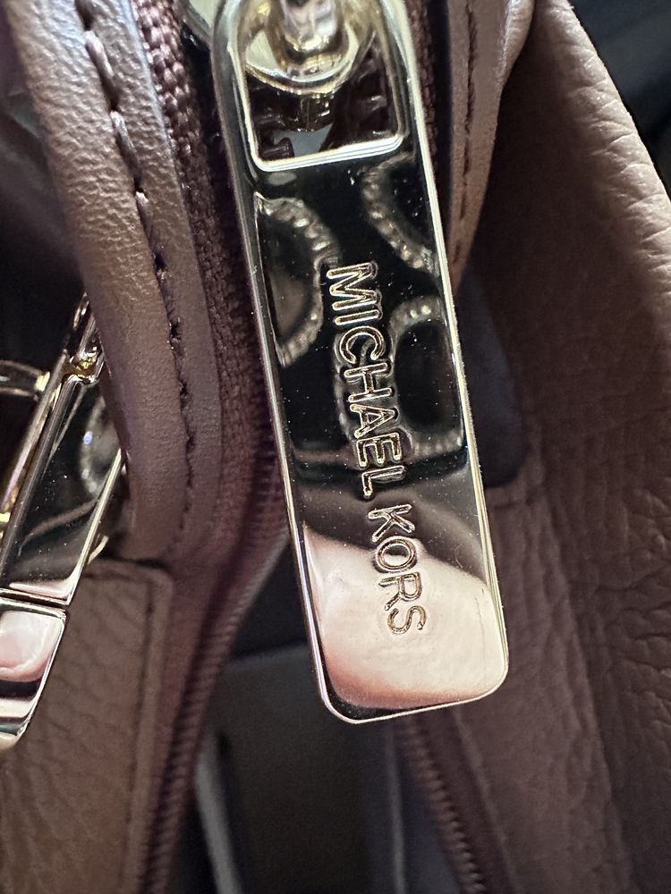 Michael Kors кожена чанта