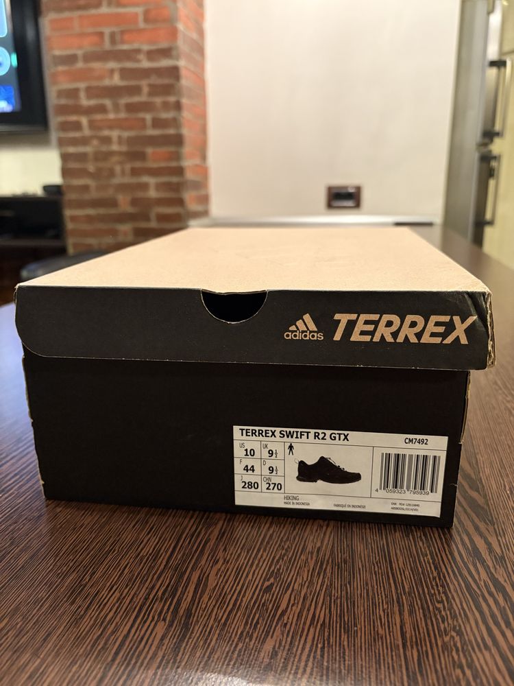 Vând Adidas Terrex