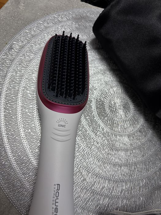 Perie indreptat/uscat parul ud