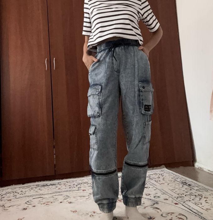 Продаю джинсовые джоггеры