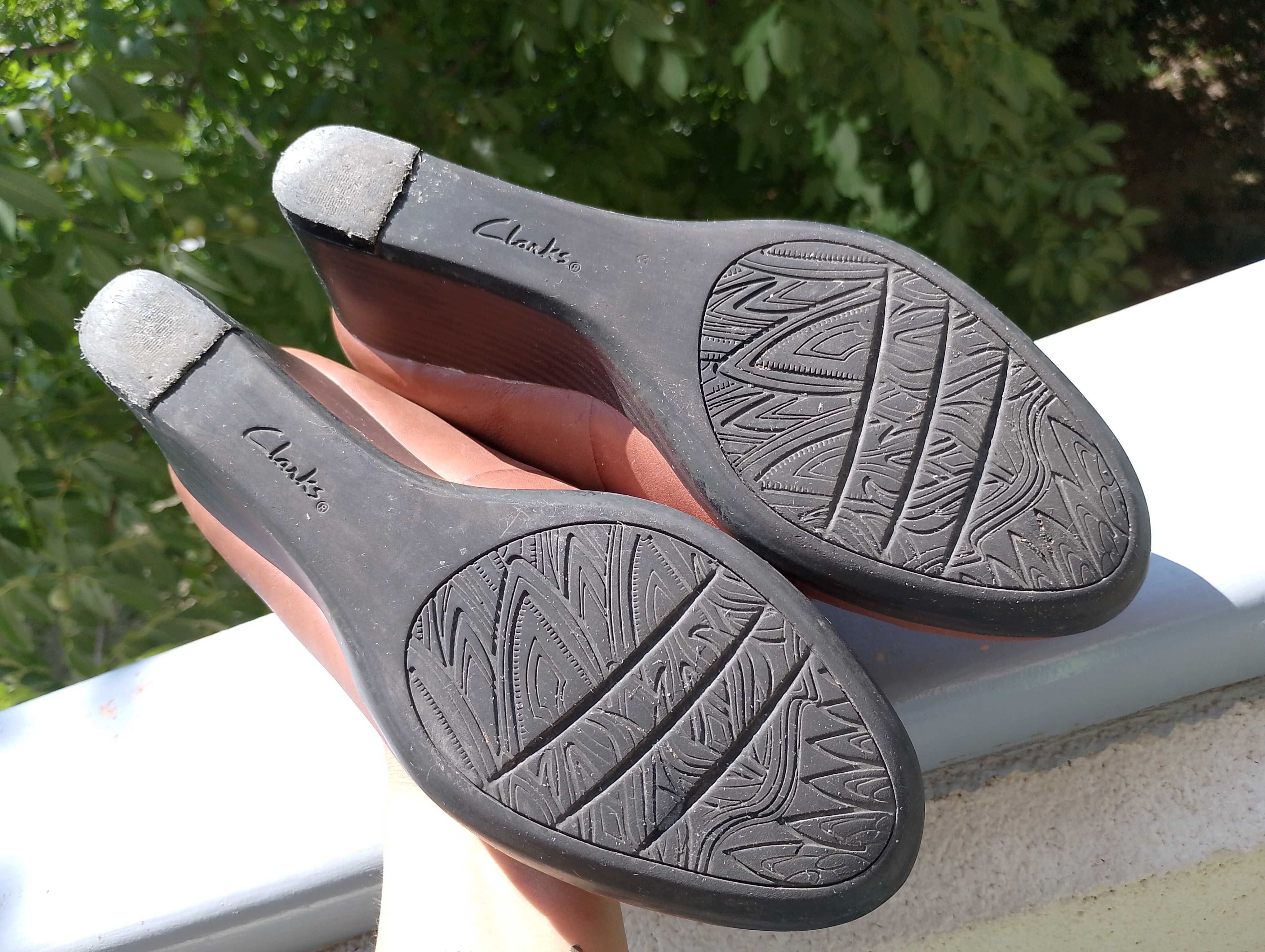 Предлагам обувки на марката Clarks - от естествена кожа, 12 лв