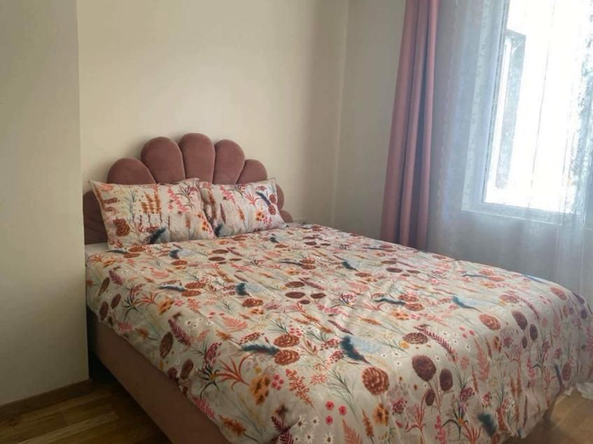 Дава се под наем Тристаен апартамент в София, Център - 55 кв.м за 860 € - Снимка #2