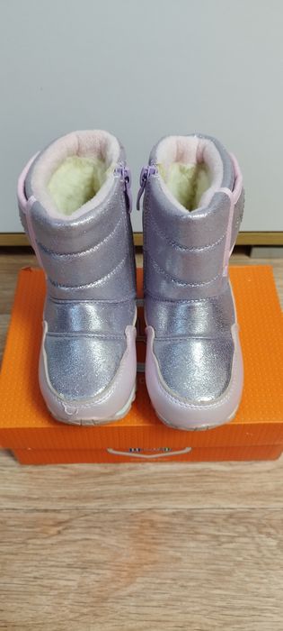 Продам обувь для девочки