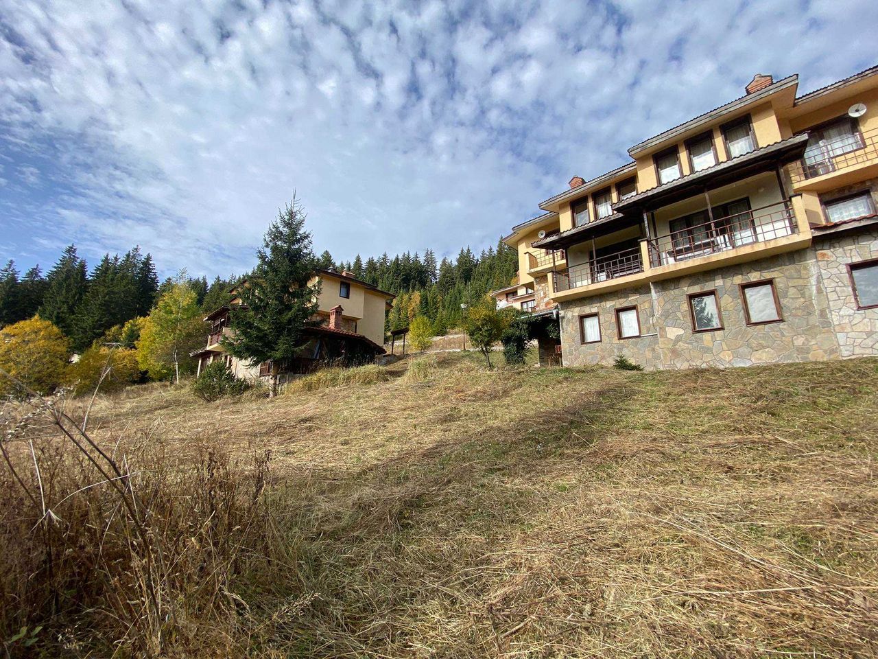 Продава се Хотел в к.к. Пампорово - 1100 кв.м за 482 €/кв.м - Снимка #1