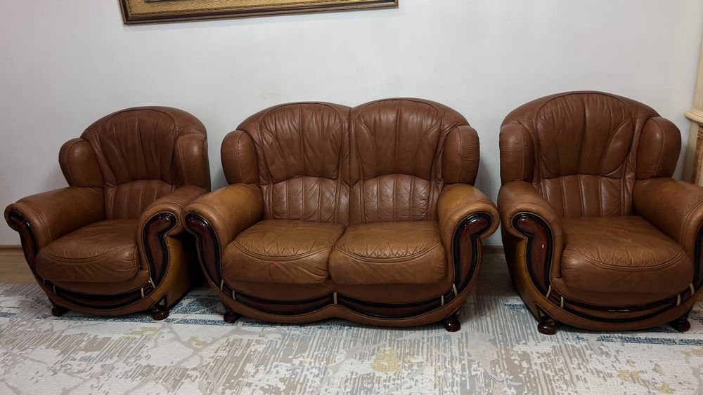 Продается диван и 2 кресло в хорош сост срочно