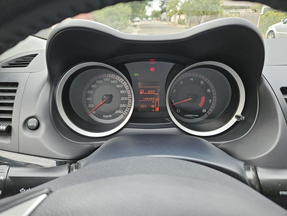 Vand mitsubishi lancer x 5000 euro negociabil