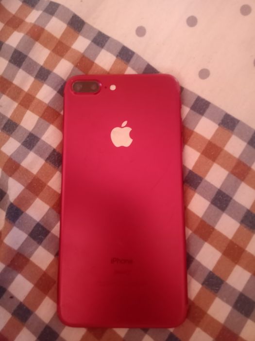 iPhone 7+ продам