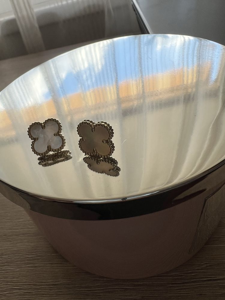 Златни обеци Van Cleef