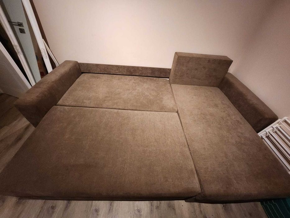 Coltar extensibil in pat de 160 reversibil in stare impecabila