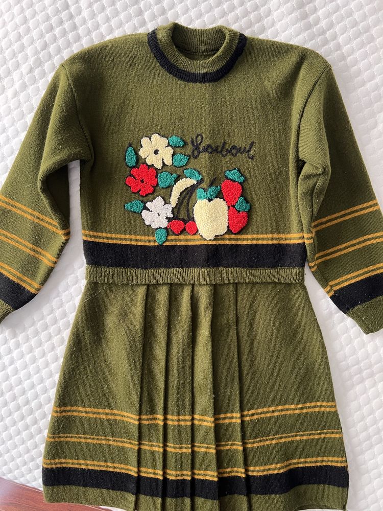 Детское платье на девочку 6-8 лет