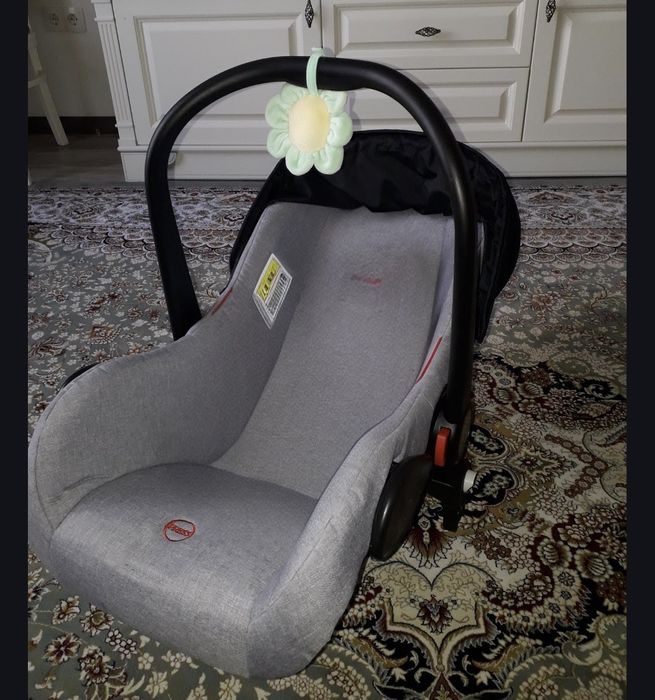 Продам коляску универсальную 2 в 1 SKILLMAX прогулочн.блок, автолюлька