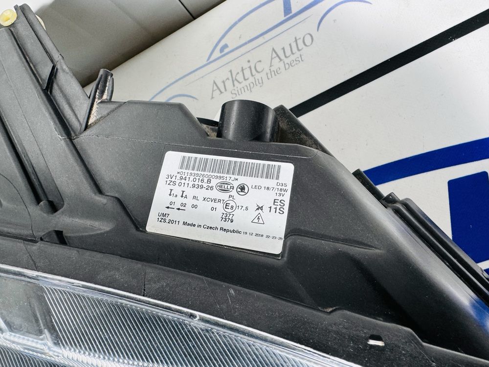 Far dreapta bixenon adaptiv Skoda Superb 3 dupa 2015 cod 3V1941016B
