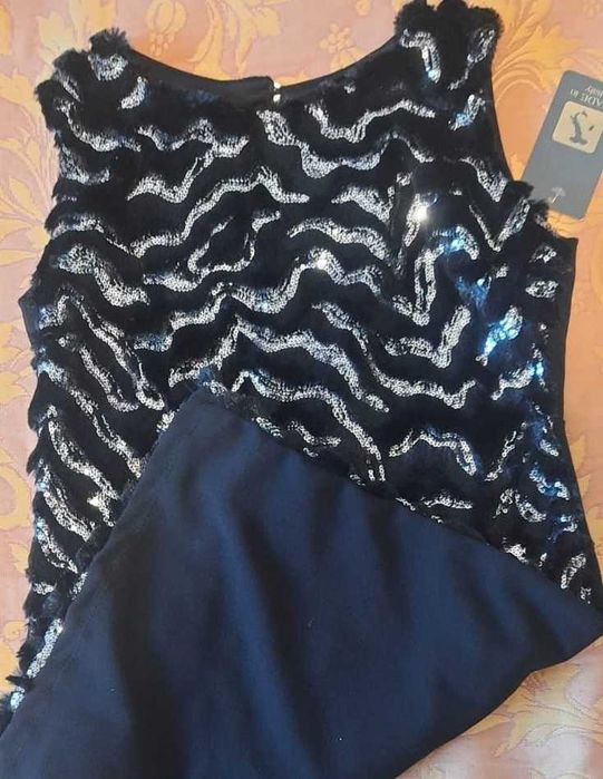 Rochie neagra scurta cu blanita si paiete