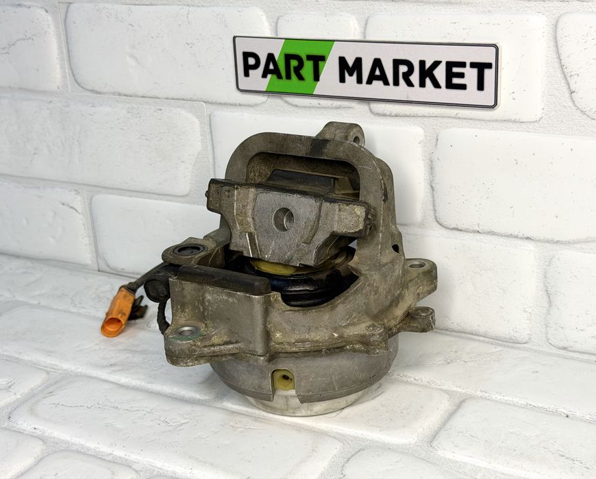 Тампон двигател AUDI A8 D4 4.2TDI 4H0199381AR