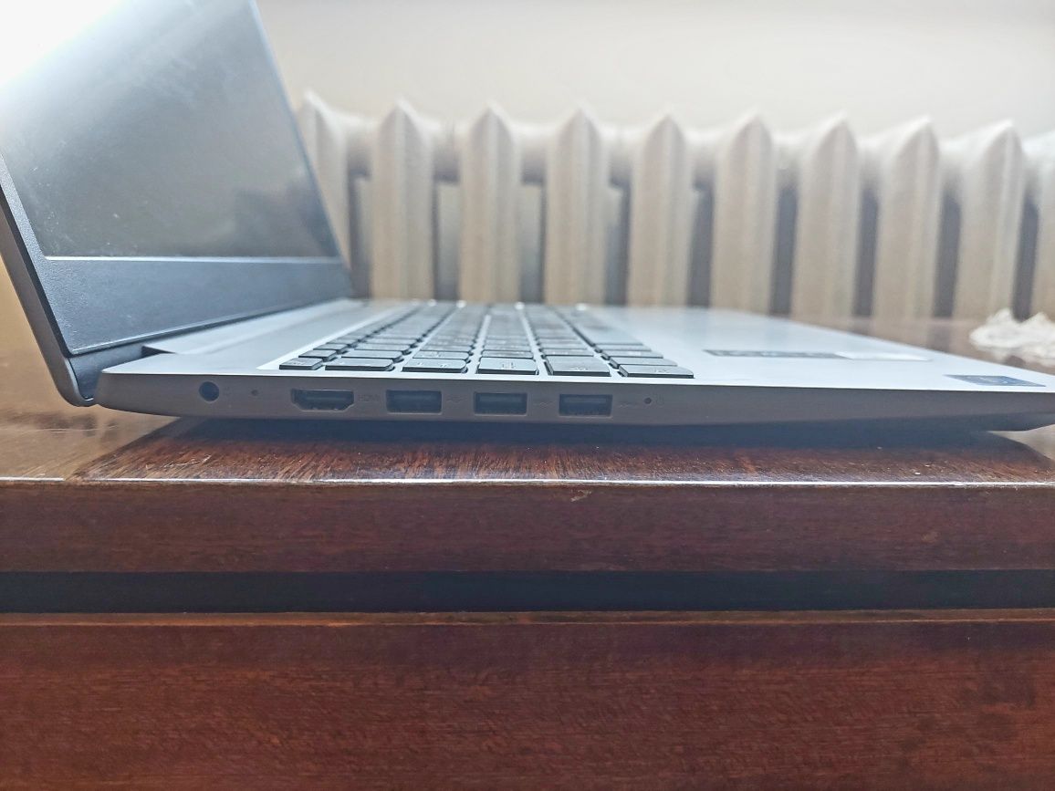 Лаптоп Lenovo IdeaPad 3 (17") от 2021