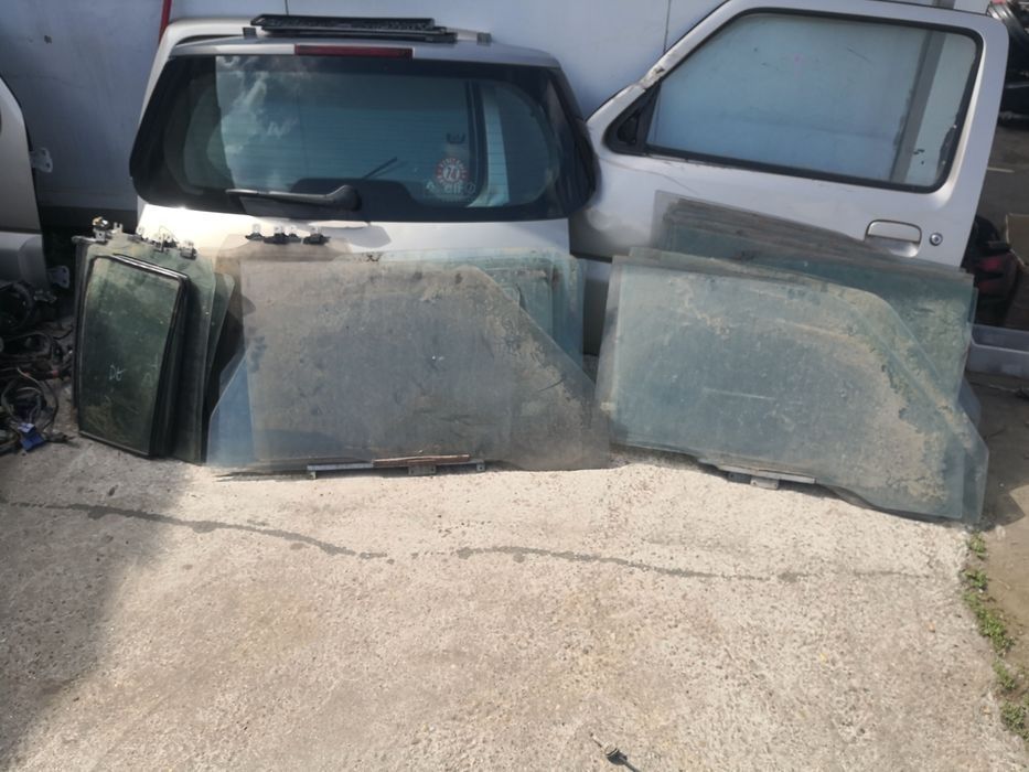 Geam usa suzuki Vitara geamuri usi fata spate Vitara