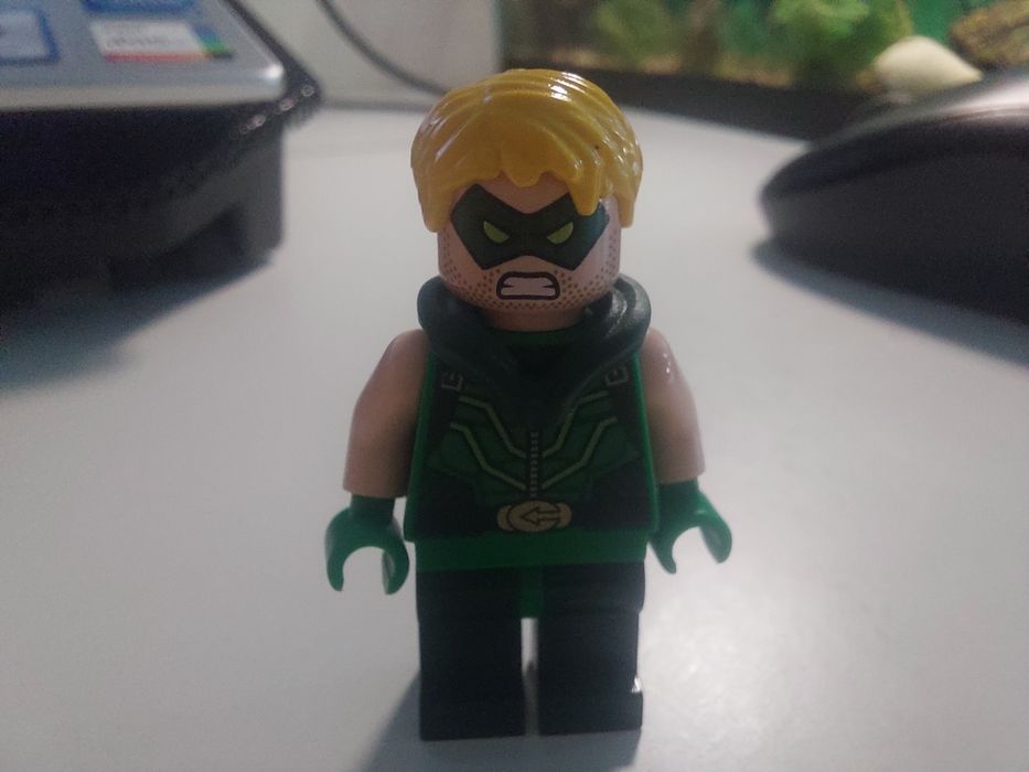 Продаю оригинальную минифигурку лего 2015 года