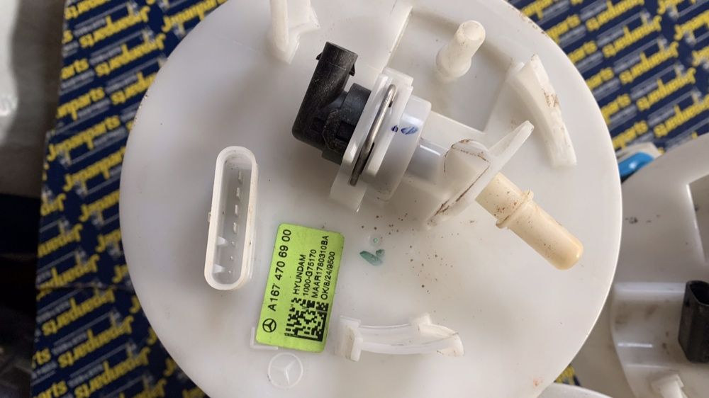 Бензинова помпа за Mercedes W167   W205  W223