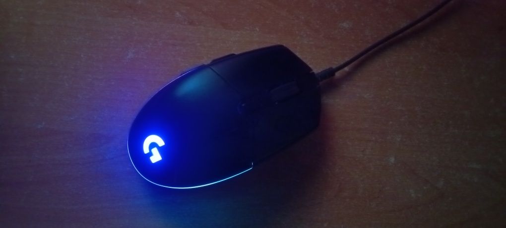 Мышь Logitech G102 Lightsync черный