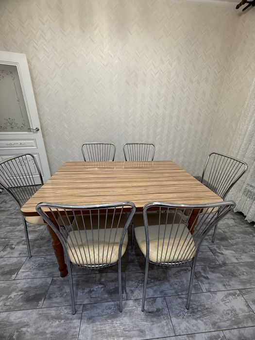 Продам стол со стульями