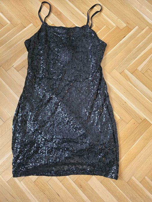 Чисто нови рокли