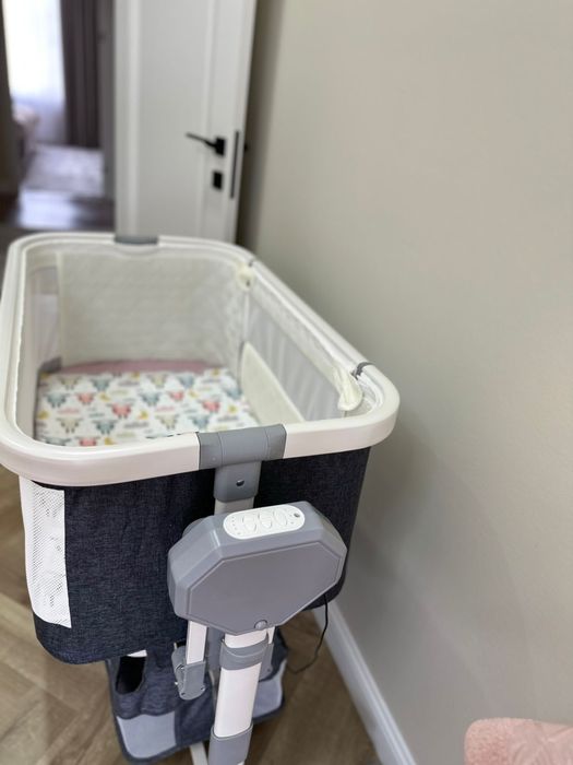 Почти новый люлька манеж!