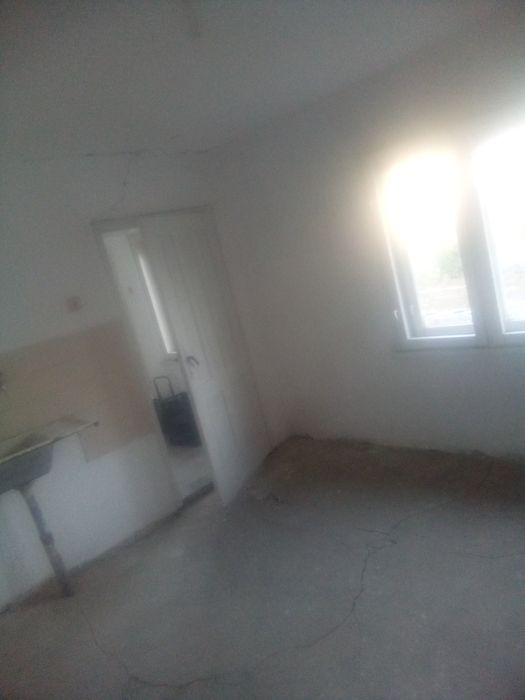 Междо гр.Плевен и гр.Ч.бряг на основна ул.на близо ЖП гарата