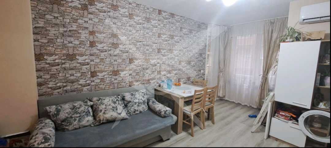 Продава се Двустаен апартамент в Варна, Възраждане 1 - 61 кв.м за 2050 €/кв.м - Снимка #1