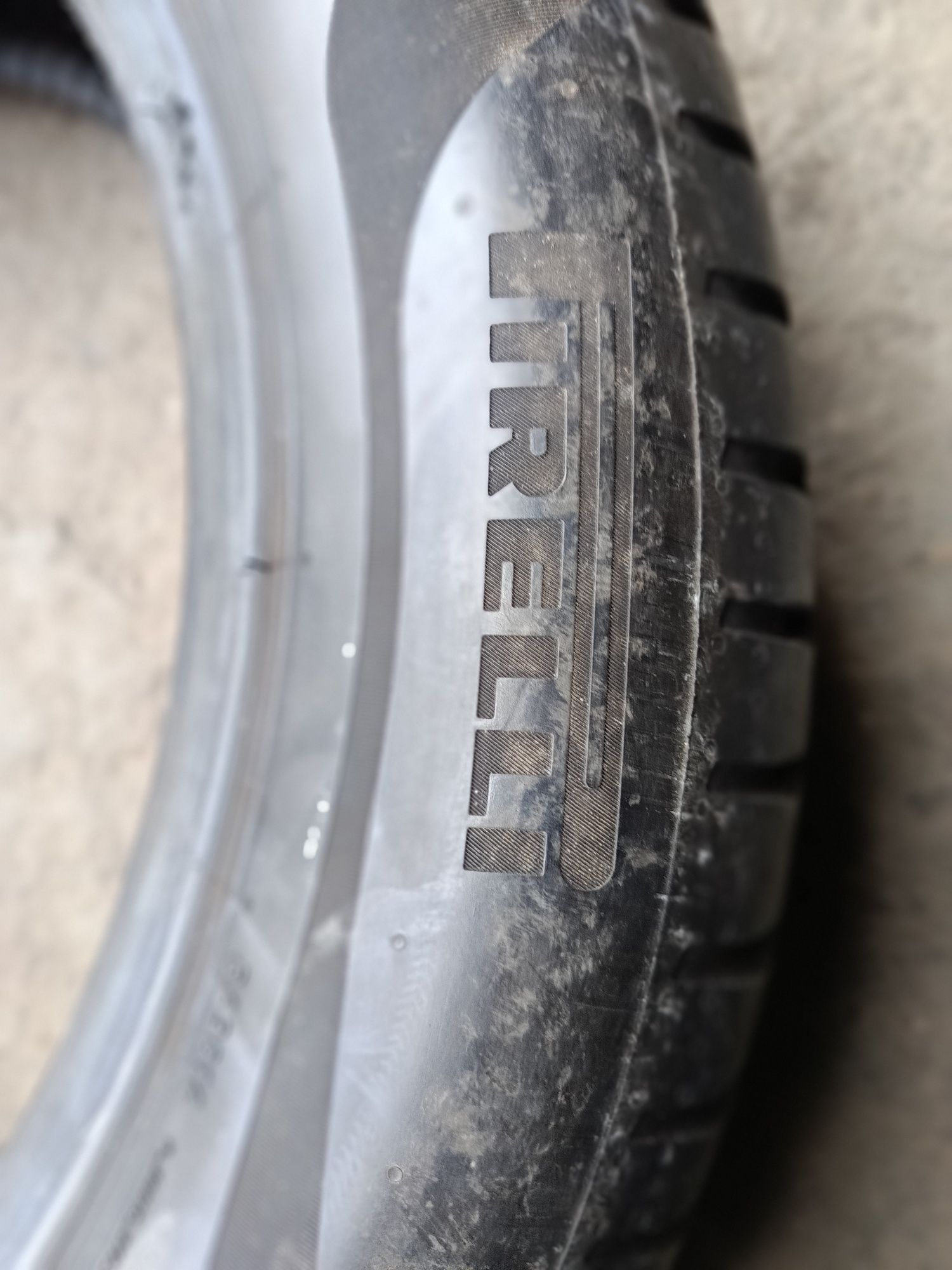 Летни гуми -17цола -215/55-1бр.-110лв."PIRELLI"