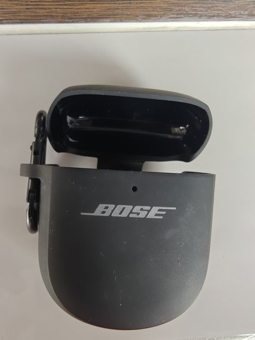 Vând husa protecție cu încărcare wireless qi Bose