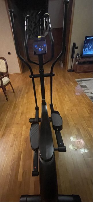 Eliptică Domyos 520