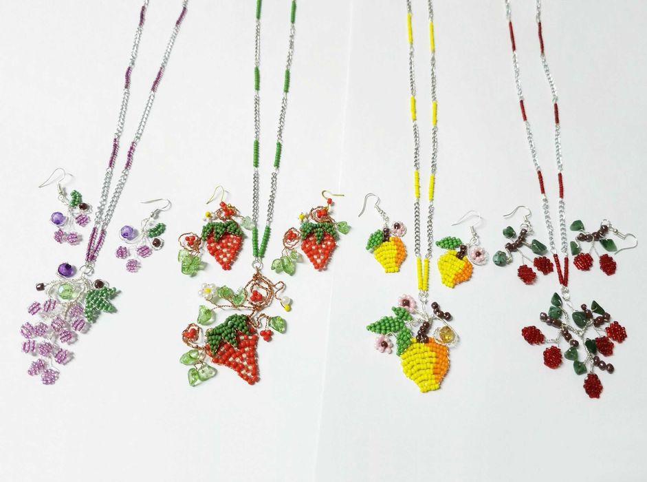 Coliere finute cu pandantive diverse, multe modele, unicat din margele