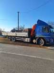Camion cu macara