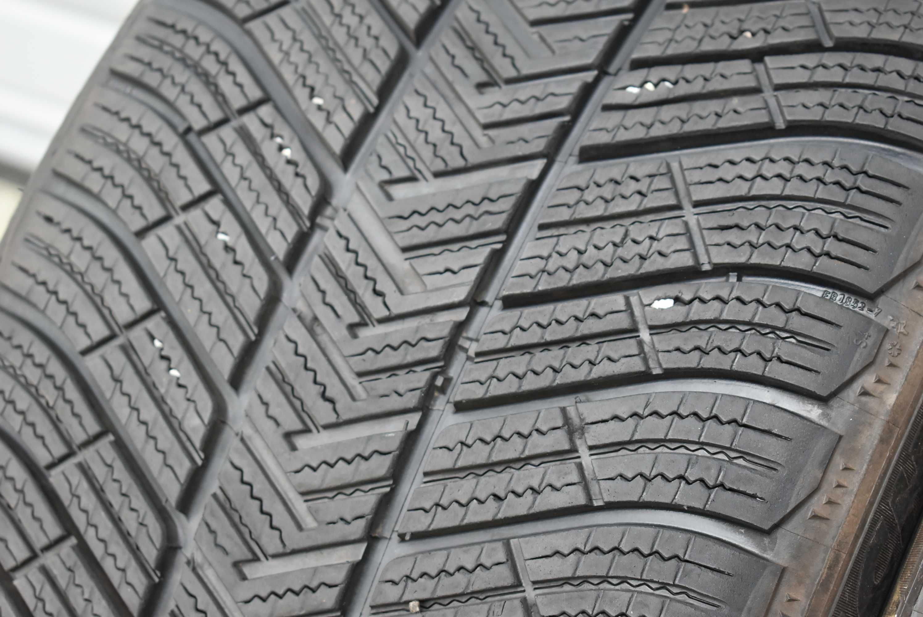 2бр. Зимни гуми 265/40/19 Michelin