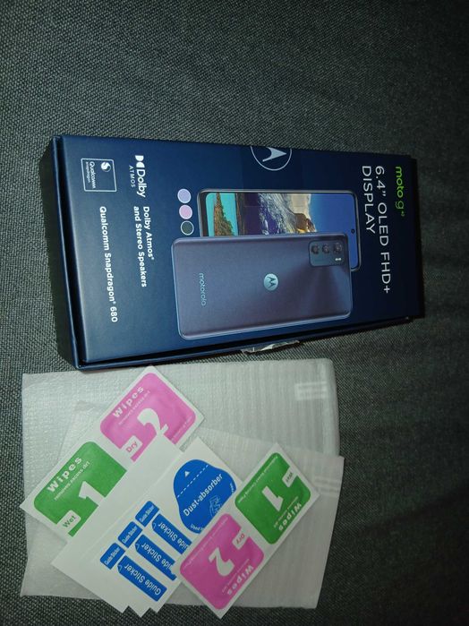 Продавам Смартфон Motorola G42 много добро състояние.
