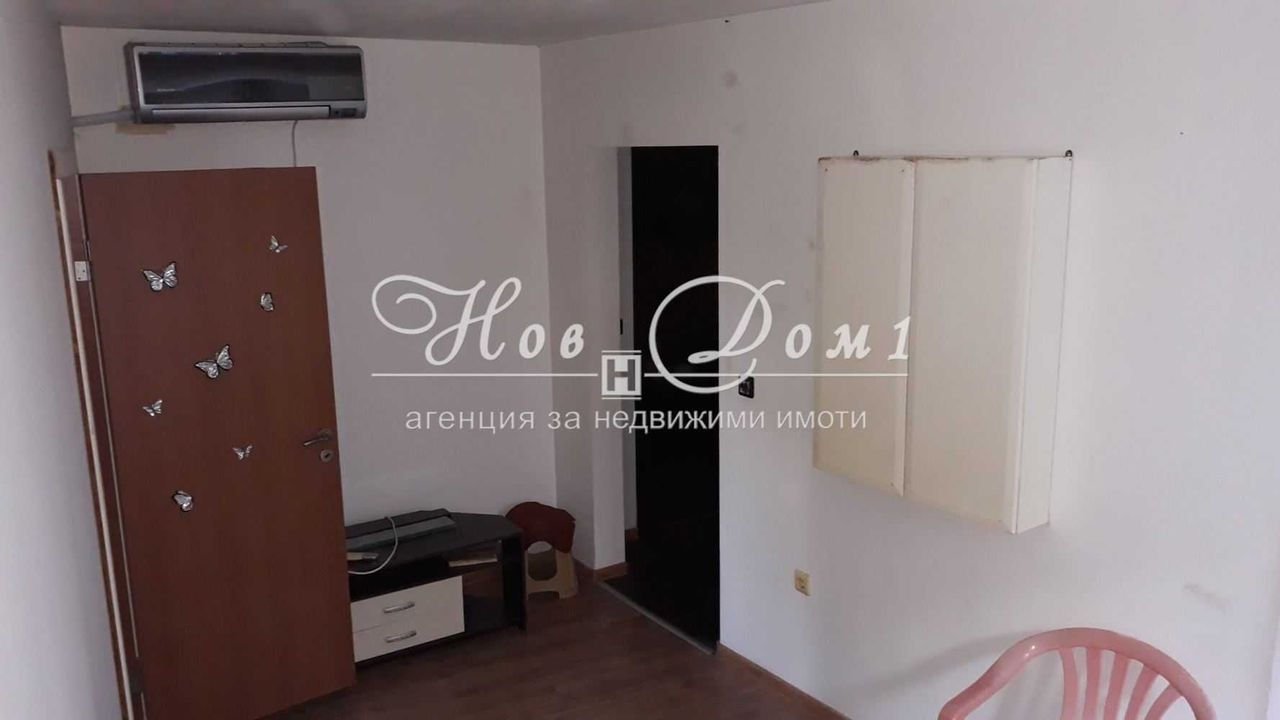 Дава се под наем Двустаен апартамент в Варна, ЖП Гара - 42 кв.м за 331.5 € - Снимка #1