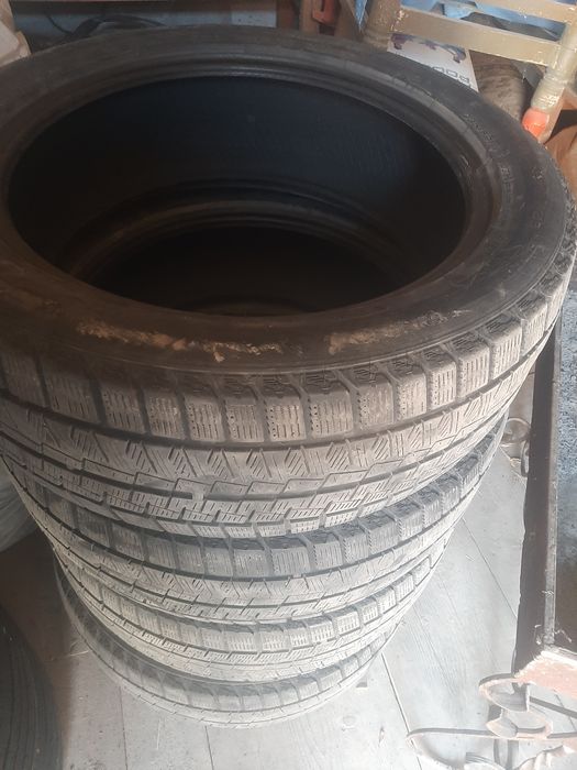 Шина зимний 235/50/19