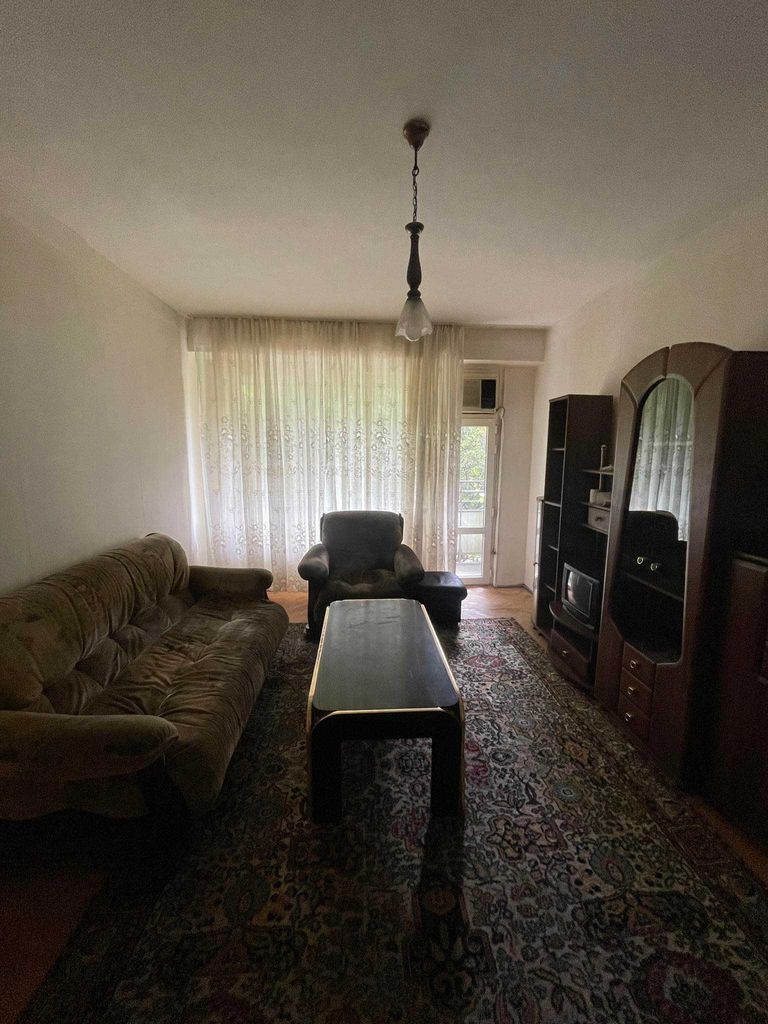 Дава се под наем Тристаен апартамент в Пловдив, Кючук Париж - 65 кв.м за 325 € - Снимка #2