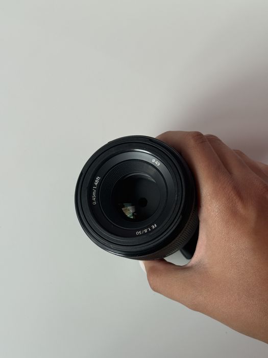 обектив Sony FE 50mm f/1.8