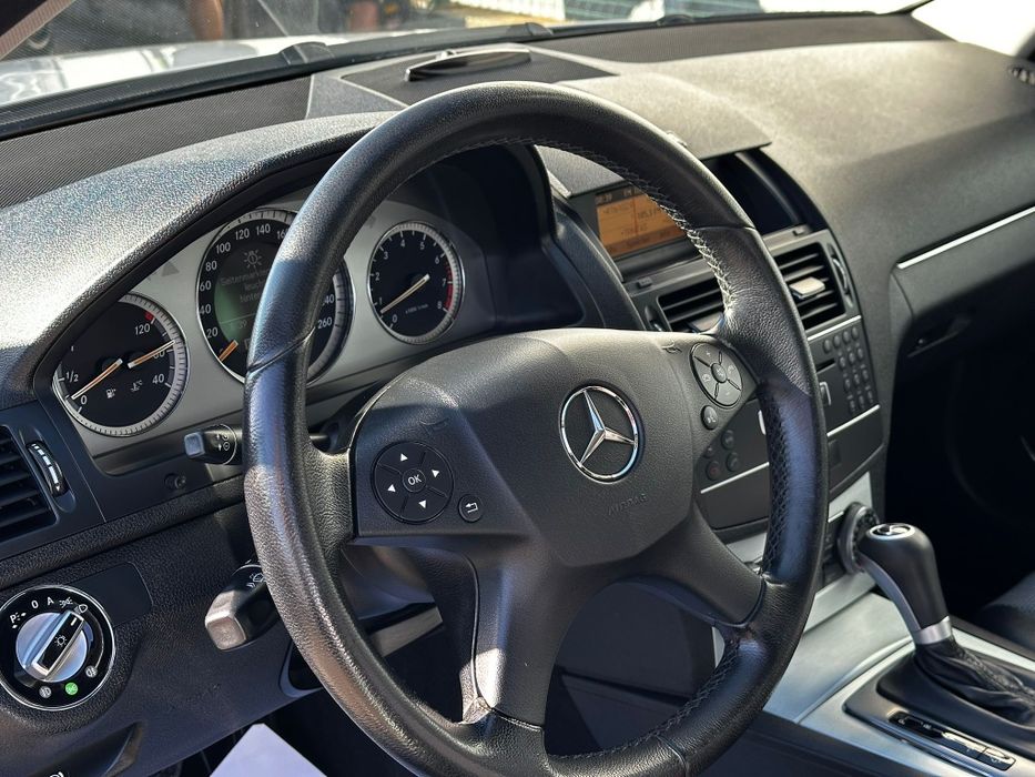 Mercedes C-Class Automat - Avantgarde - 1.8i 156CP - Piele/Navi/Snz