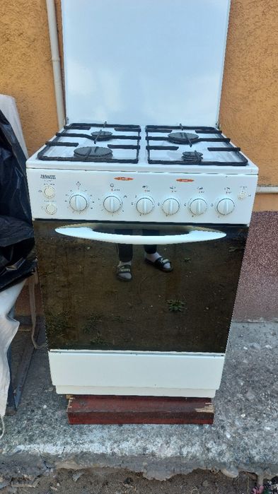 aragaz Zanussi cu rotisor