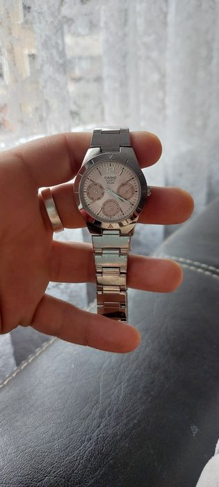 Часовник Casio..