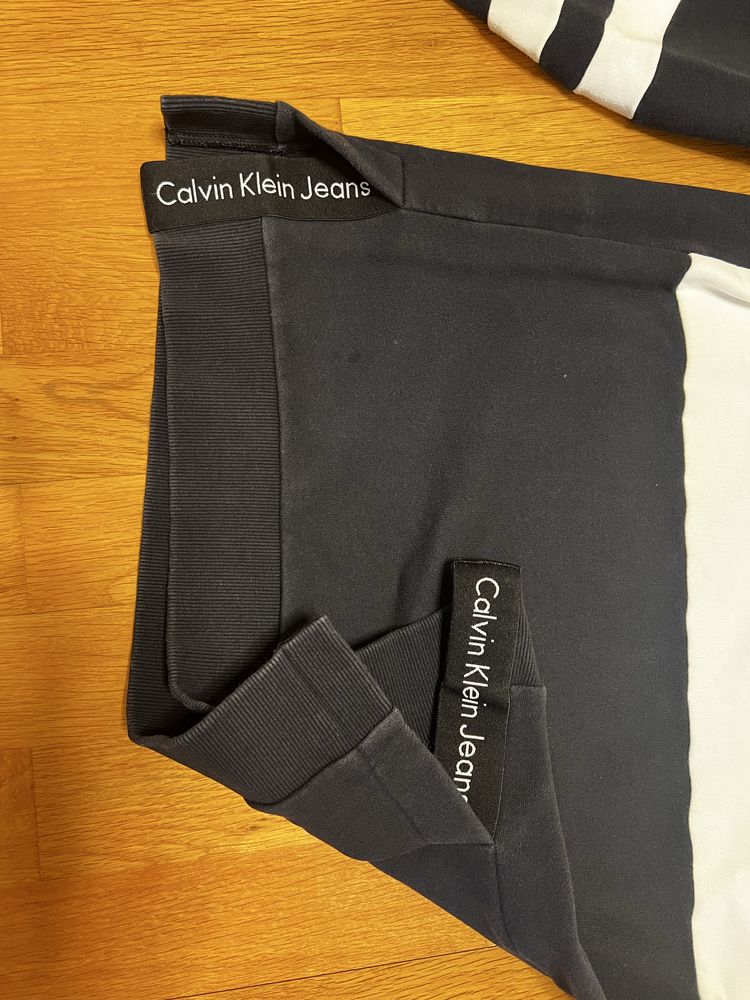 Calvin Klein суичър