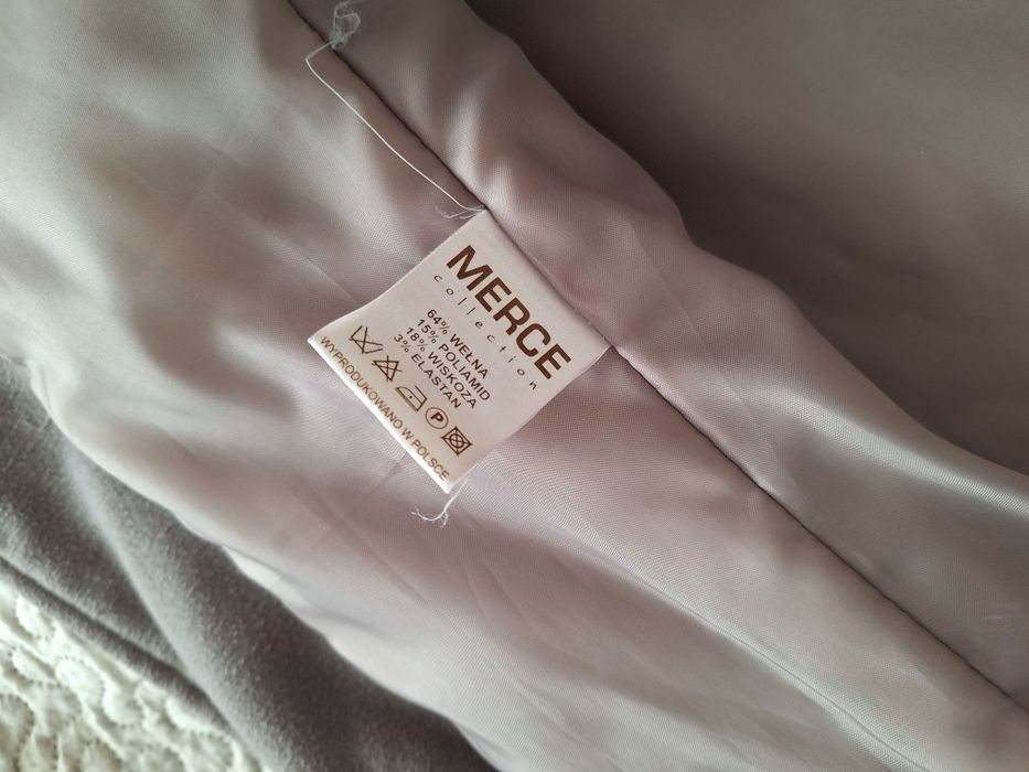 Palton cu glugă detașabilă