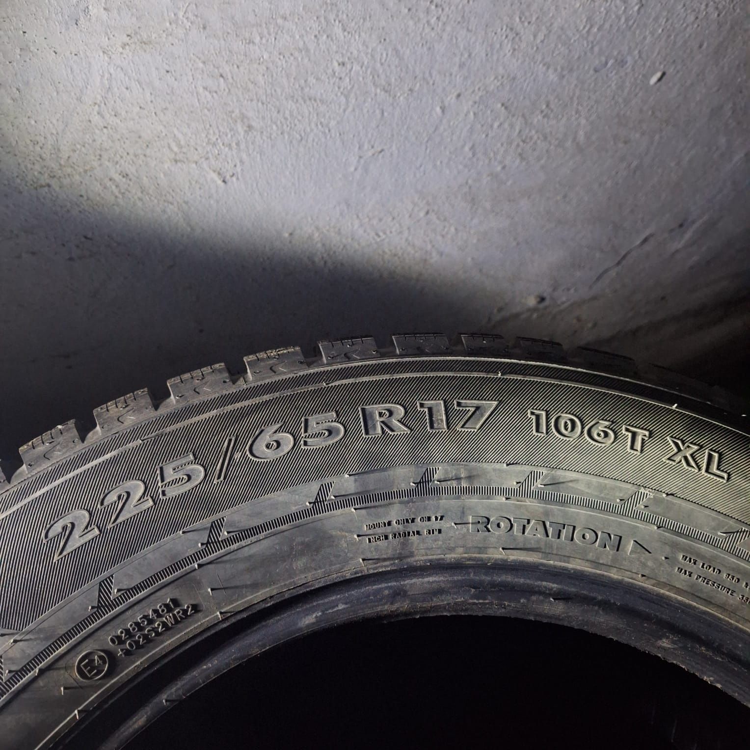 Продам зимние шины Nokian Nordman 7  225/65 R17