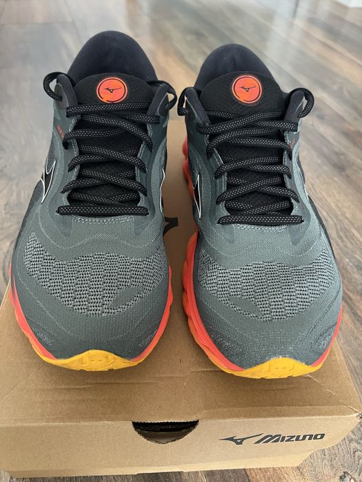 Нови ТОП маратонки MIZUNO Wave Sky 7 за бягане и свободно време