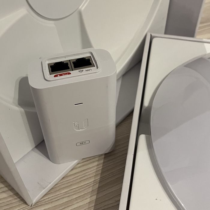 Ubiquiti UniFi U6-LR (Long Range) + Injector PoE Bonus