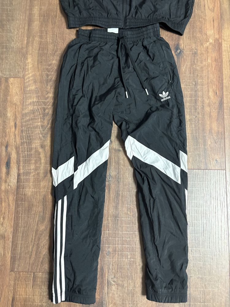 Екип Adidas Originals