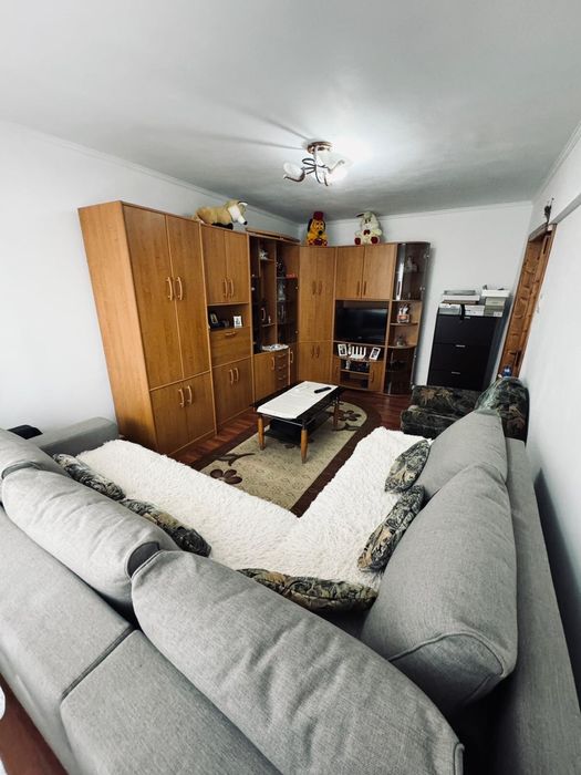 Vand apartament 3 camere