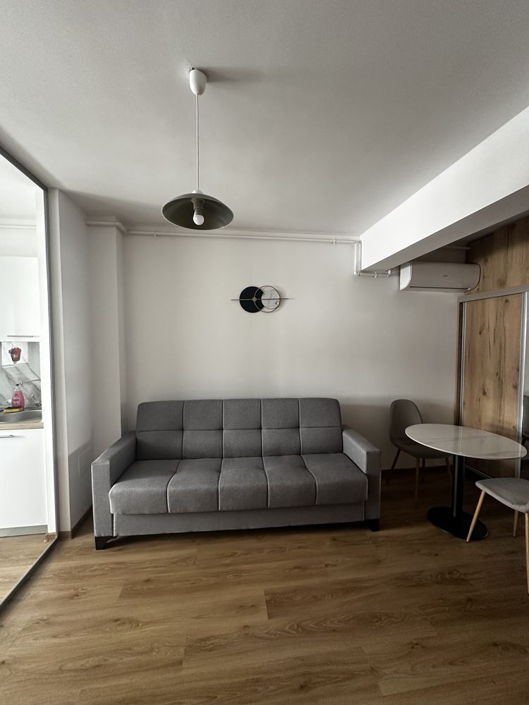 Inchiriez apartament